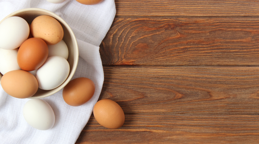 There some eggs on the table. There some eggs on the table